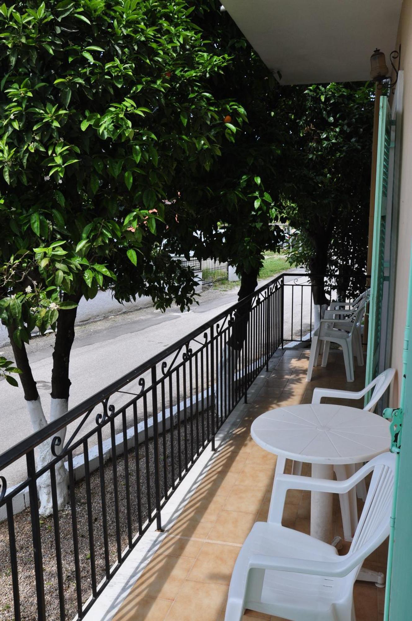 Paraskevi Apartments Ipsos Ngoại thất bức ảnh