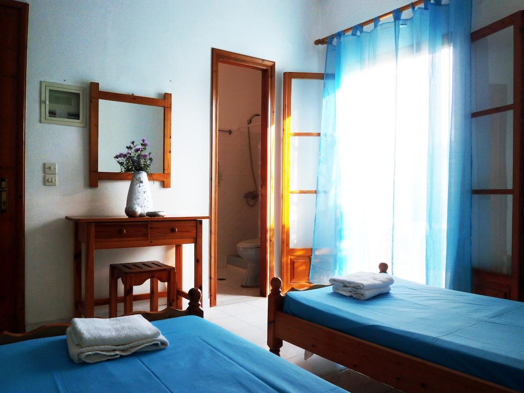 Paraskevi Apartments Ipsos Phòng bức ảnh