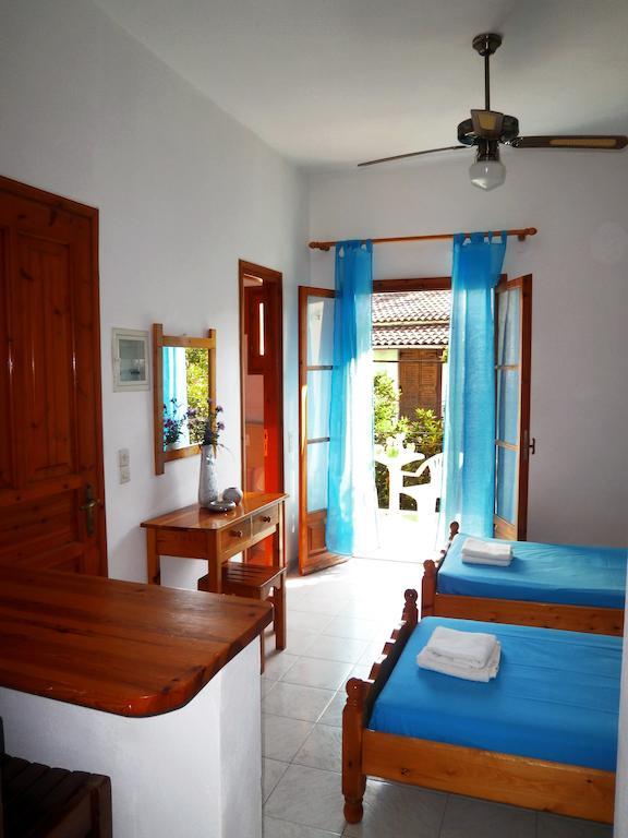 Paraskevi Apartments Ipsos Phòng bức ảnh